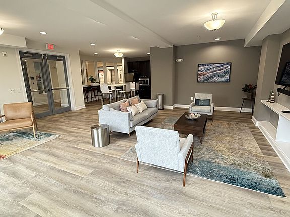 5th image of 9004 Prince William St #9205-203