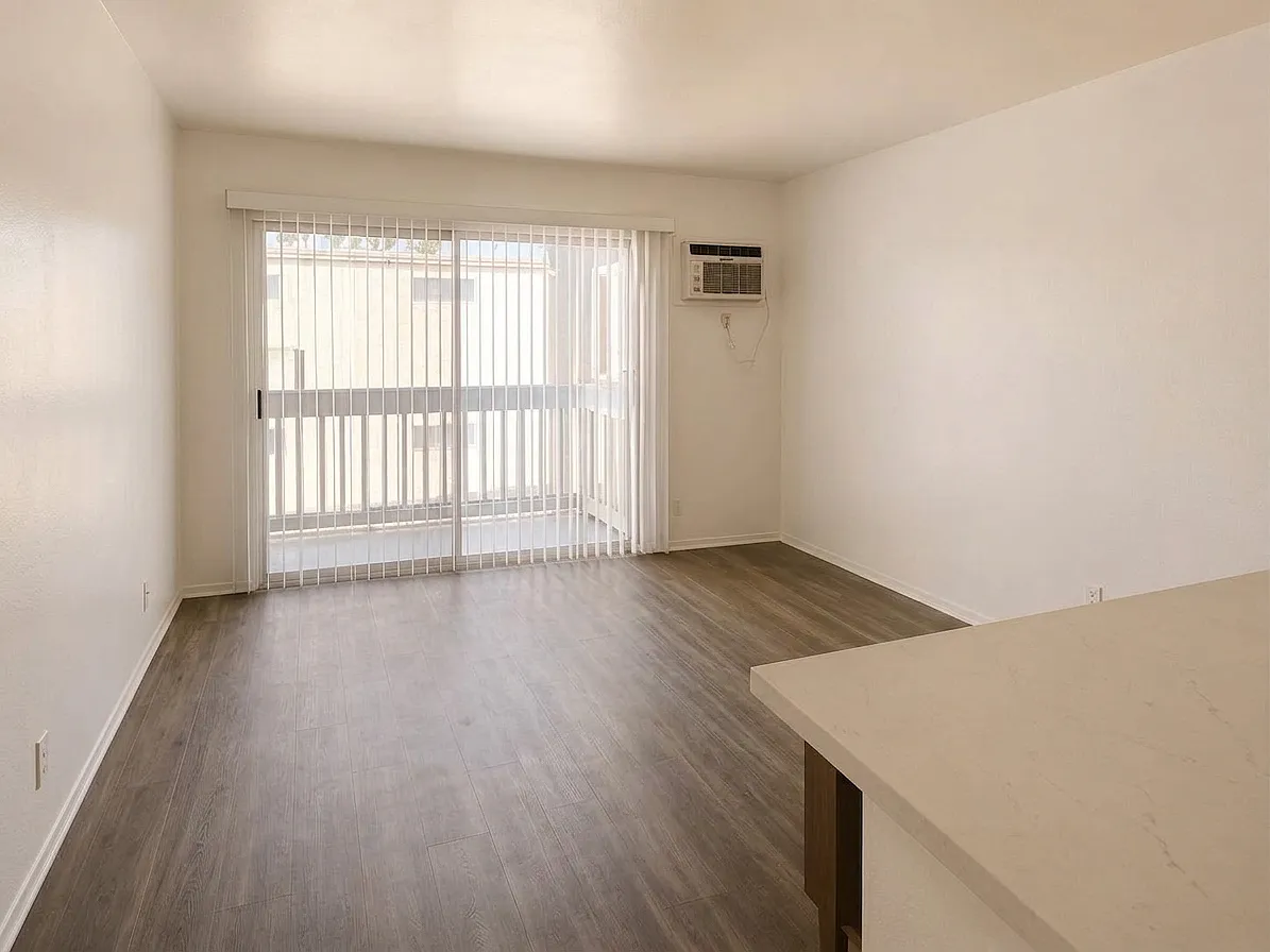 Studio, 400 sqft, $1,395 — Photo 1