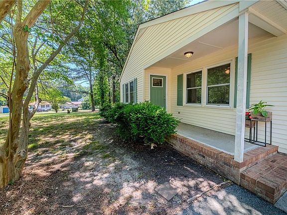 3rd image of 6464 Meadow Dr