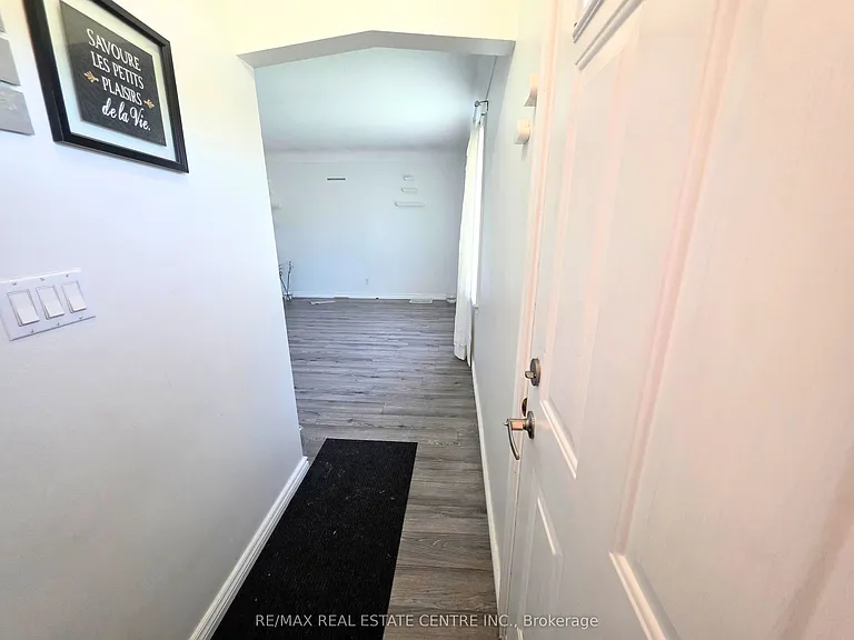 353 E 21st St — Photo 4