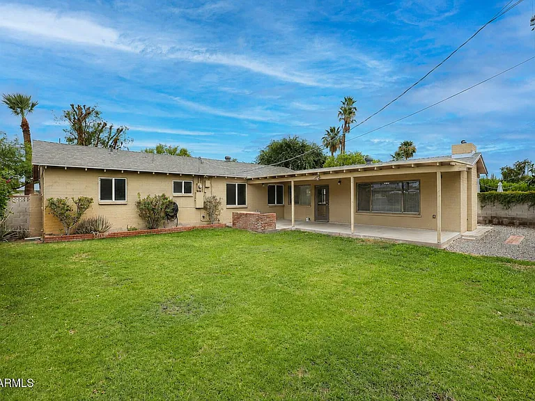 1005 E Cavalier Dr — Photo 31