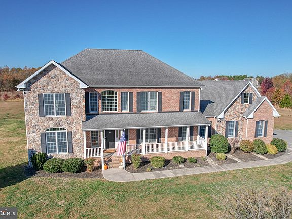 3rd image of 133 Browning Ln
