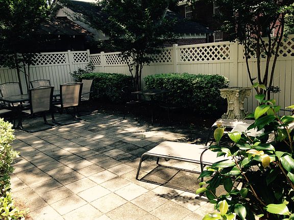 Dining for 6 and 2 chaise