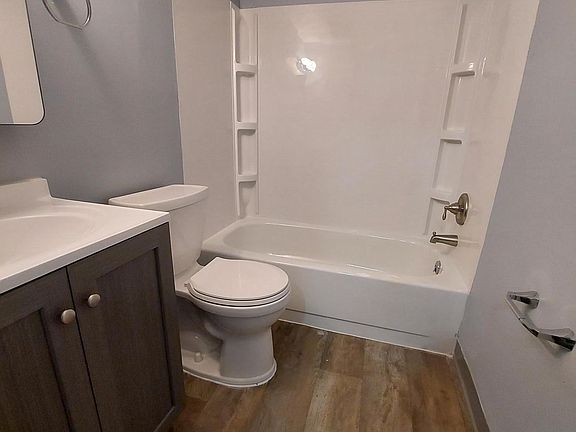 4th image of 7721 Shirlington Dr