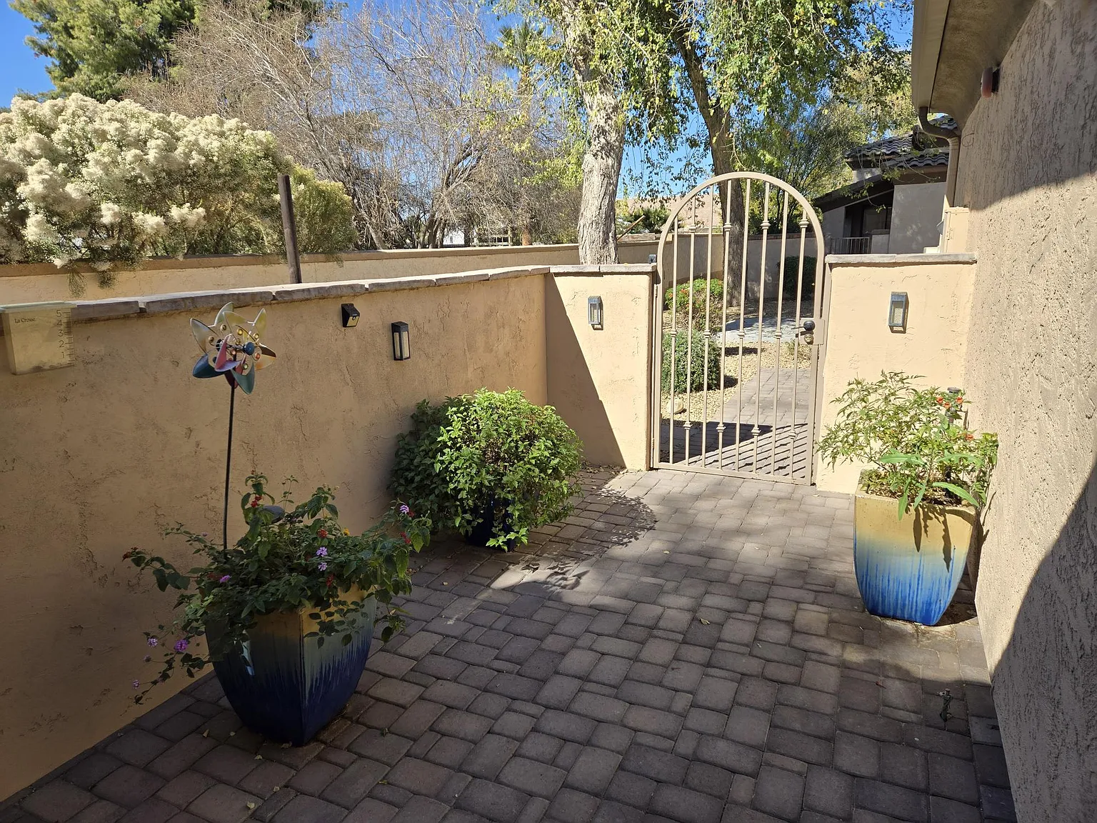 2 bed, 1794 sqft, $3,000 — Photo 1