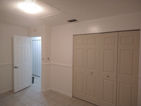 3rd image of 1522 Lindale Cir