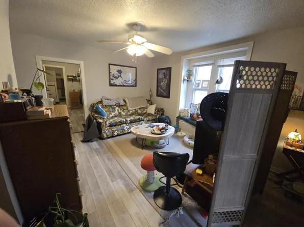 1025 E Washington St APT 2, Iowa City, IA 52240
