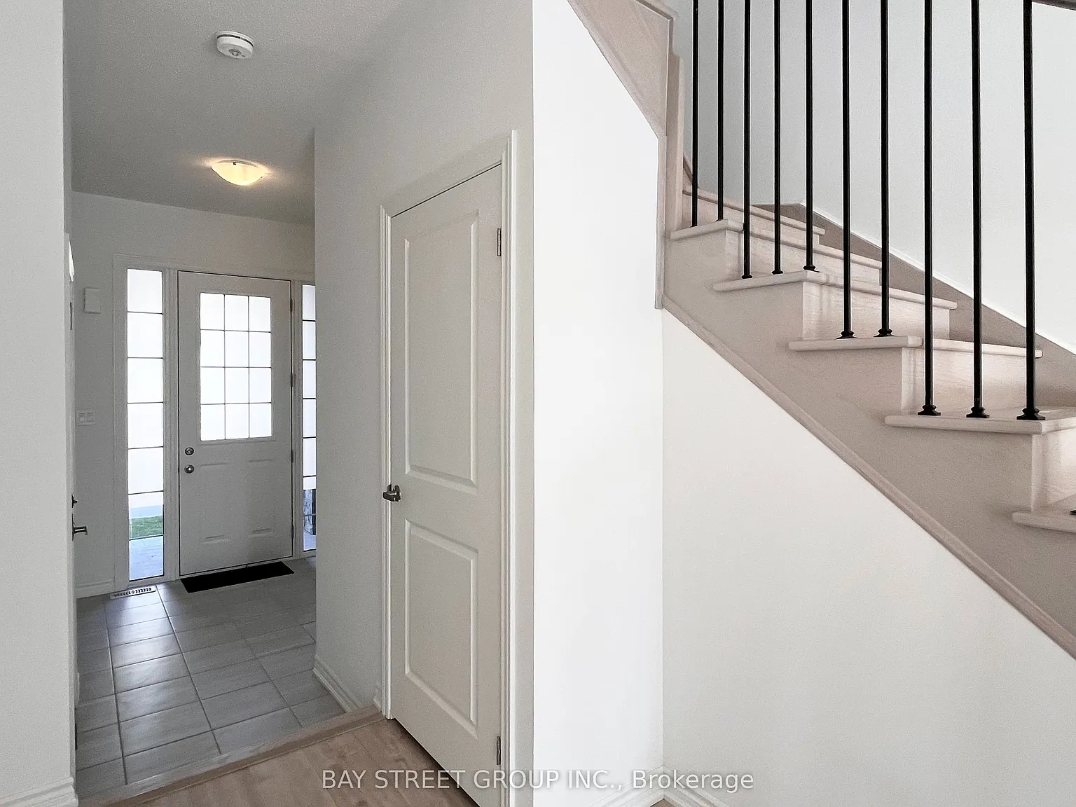 Studio, $2,400 — Photo 4