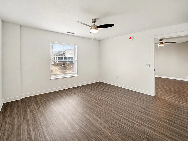 The Grove Apartment Homes — Photo 37