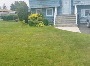 965 Peconic Ave, West Babylon, NY 11704