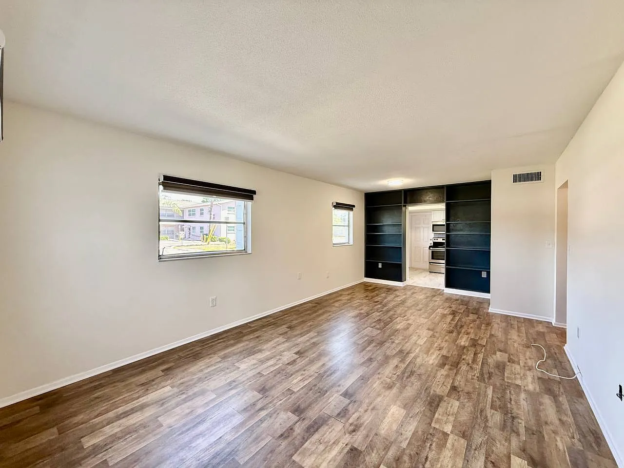 2 bed, 805 sqft, $1,450 — Photo 2
