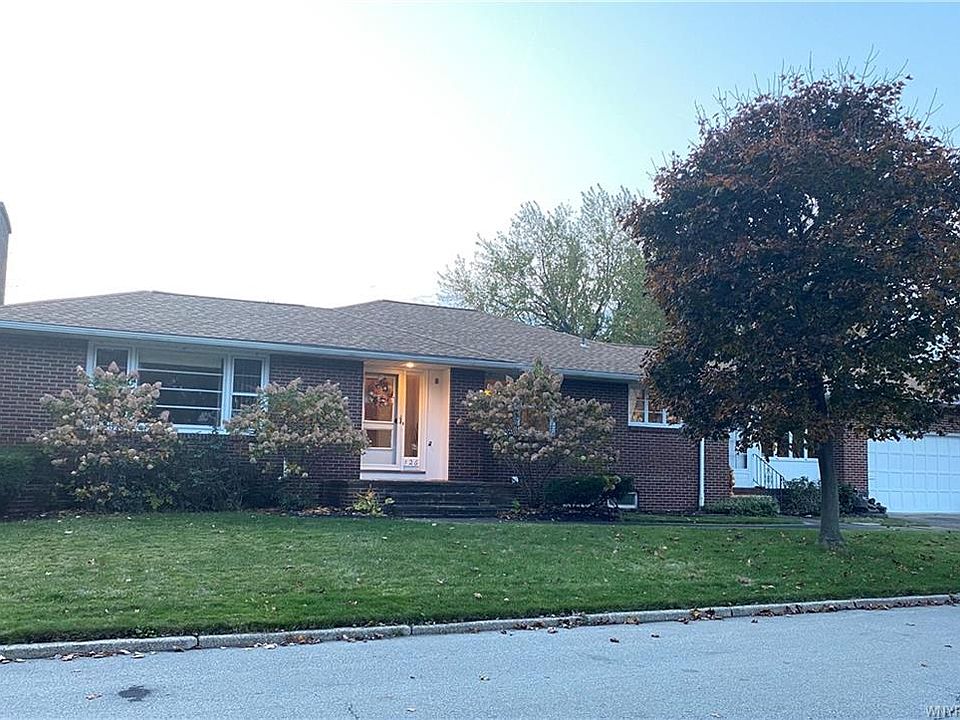 1st image of 126 South Dr