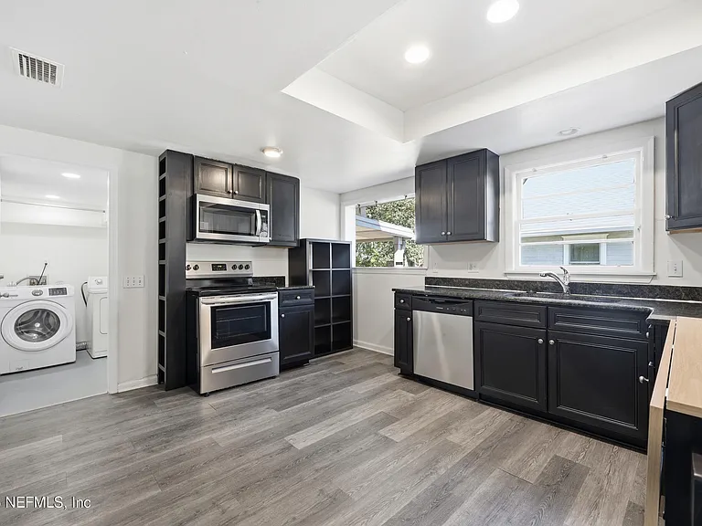 2755 Green St — Photo 14