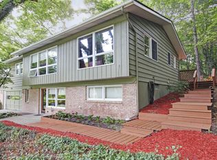 18586 Pawnee Dr, Spring Lake, MI 49456