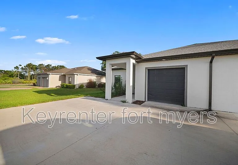 26483 Sandhill Blvd — Photo 3