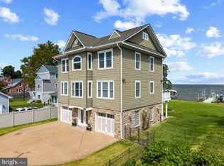 2260 Lake Dr, Pasadena, MD 21122