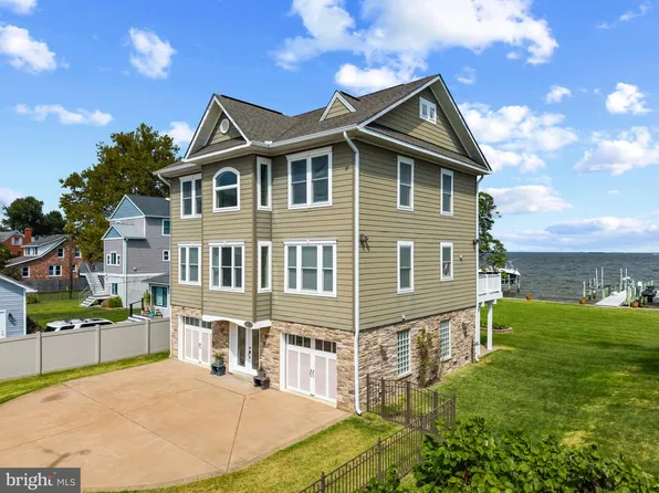 2260 Lake Dr, Pasadena, MD 21122