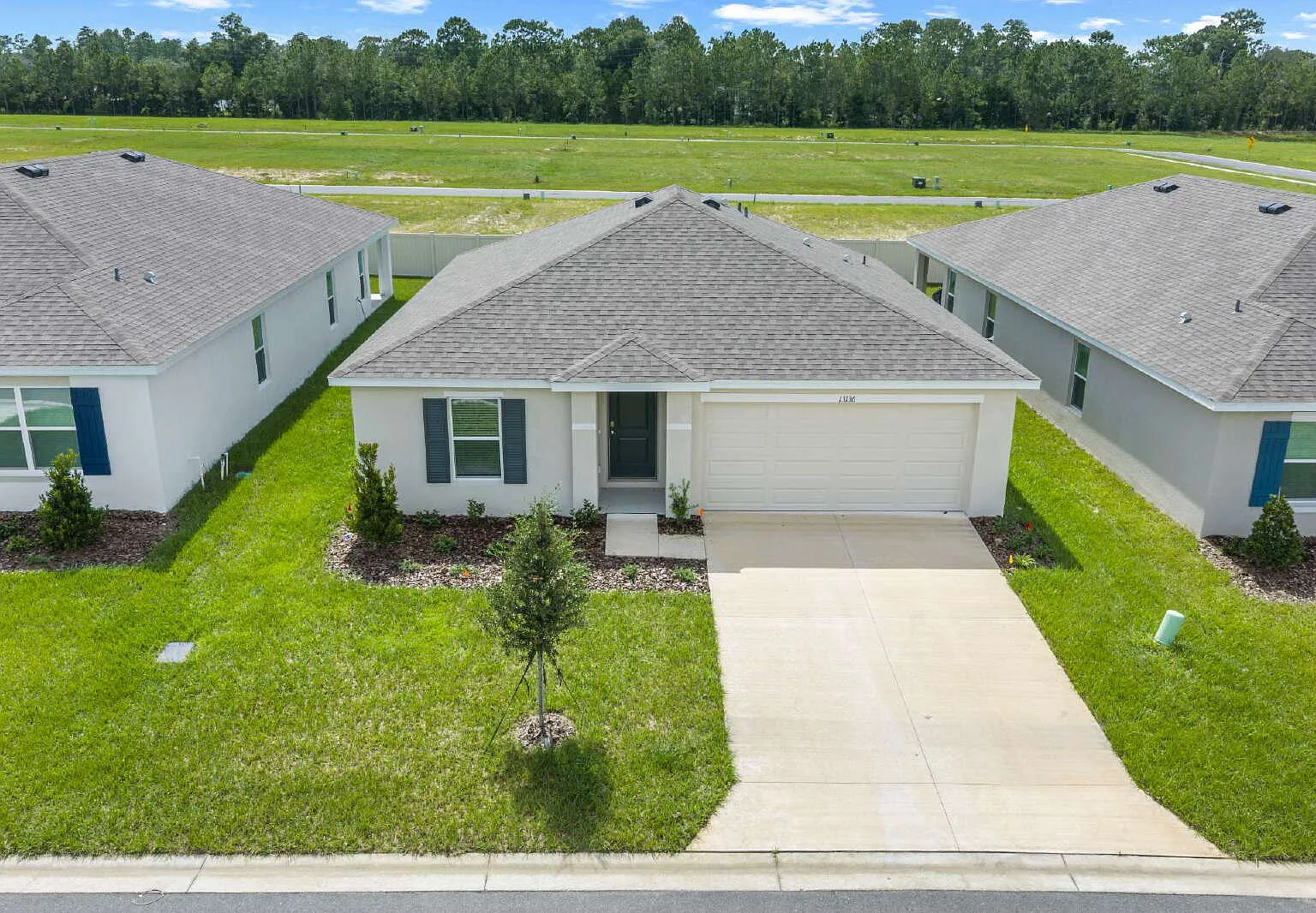 3 bed, 2.0 bath, 1328 sqft, $1,900 — Photo 4