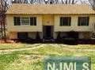 9 Alpine Rd, Stockholm, NJ 07460