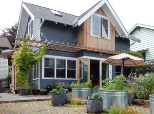 558 N 70th St #B, Seattle, WA 98103