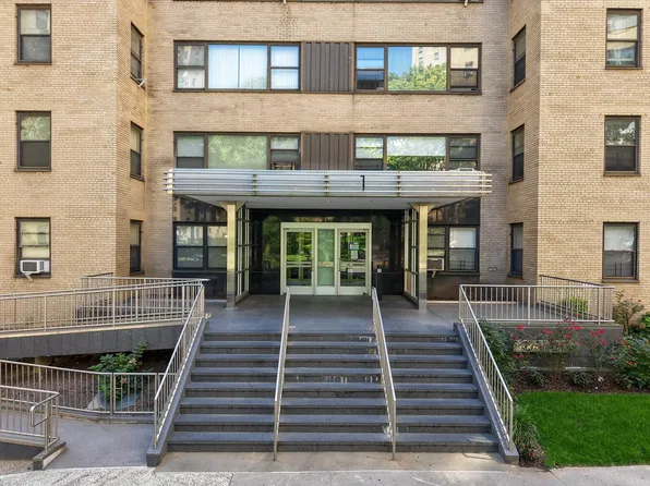 1 Fordham Hill Oval image 2 of 8