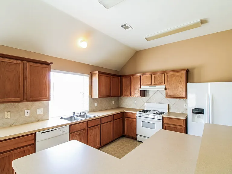 21502 Broadstone Dr — Photo 7