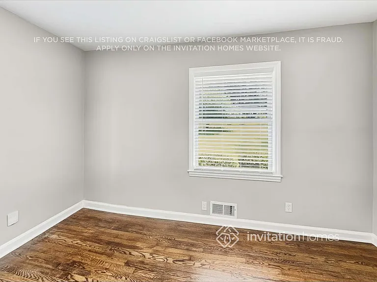 1095 Longshore Dr — Photo 13