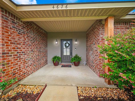 3rd image of 4676 Aubrey Ann Dr