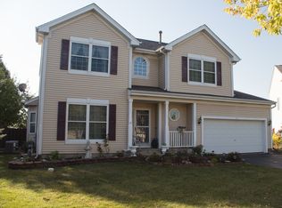 7 Hayward Ct, Lake In The Hills, IL 60156