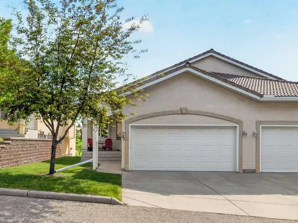 37 W Scimitar Heath NW, Calgary, AB T3L 2E1