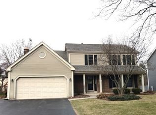 605 Thackeray Ln, Fox River Grove, IL 60021