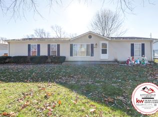 602 E Maple St, Ogden, IL 61859