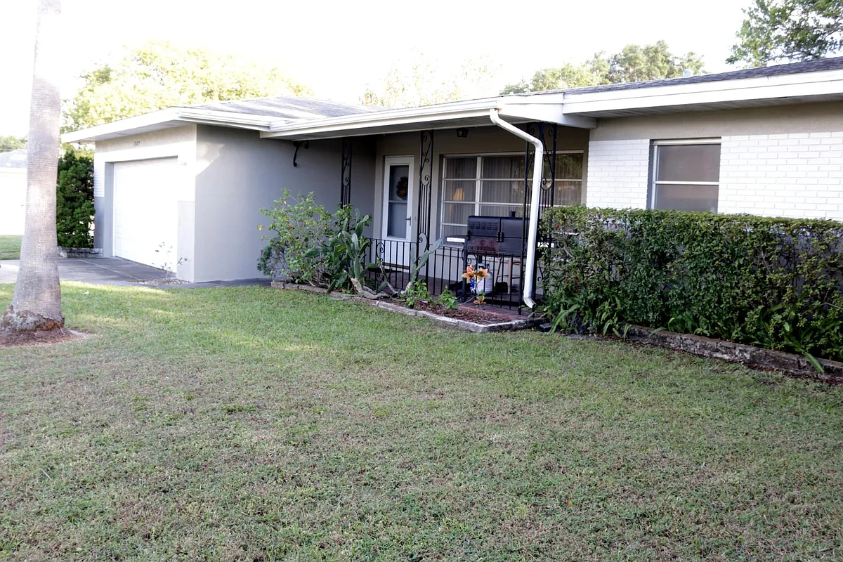Nice front porch for people watching. - 2077 Druid Rd