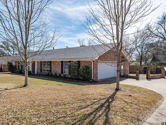 2nd image of 1921 Sterling Dr