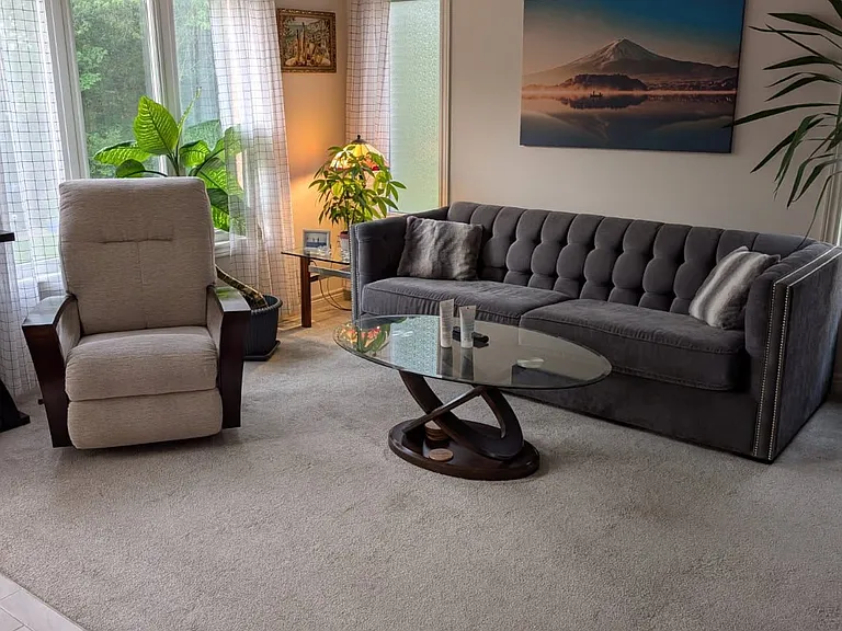 48 Haney Dr — Photo 3