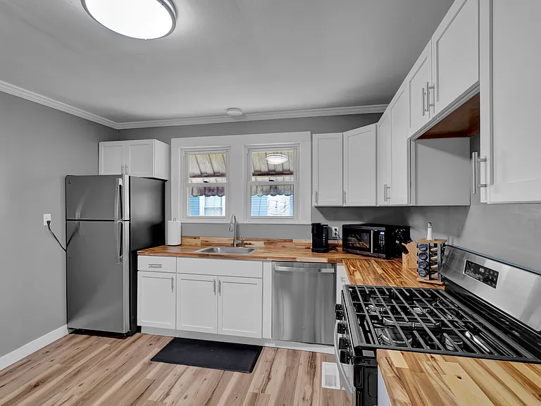 1709 Clay St — Photo 8