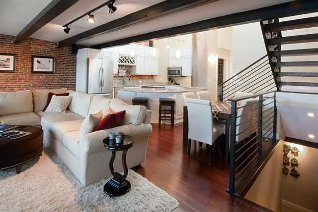 111 Market St #6 — Photo 2