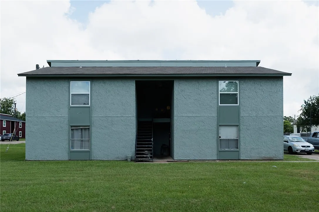 2 bed, 798 sqft, $1,095 — Photo 1