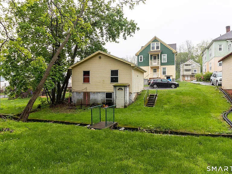76 Gridley St #2 — Photo 36