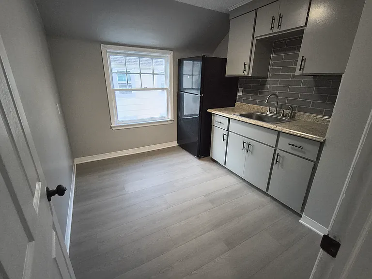 89 Wyoming Ave — Photo 4