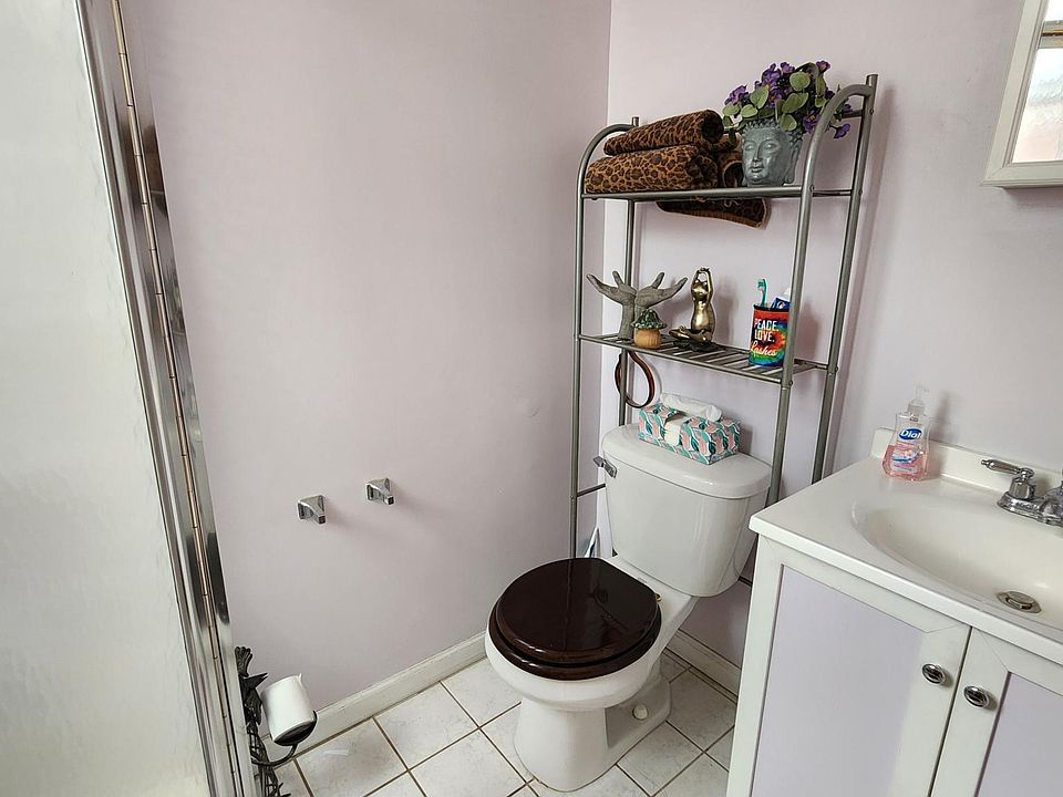 1st image of 74 Franklin Ave APT 5