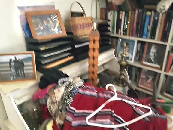 5th image of 210 E Tehachapi Blvd