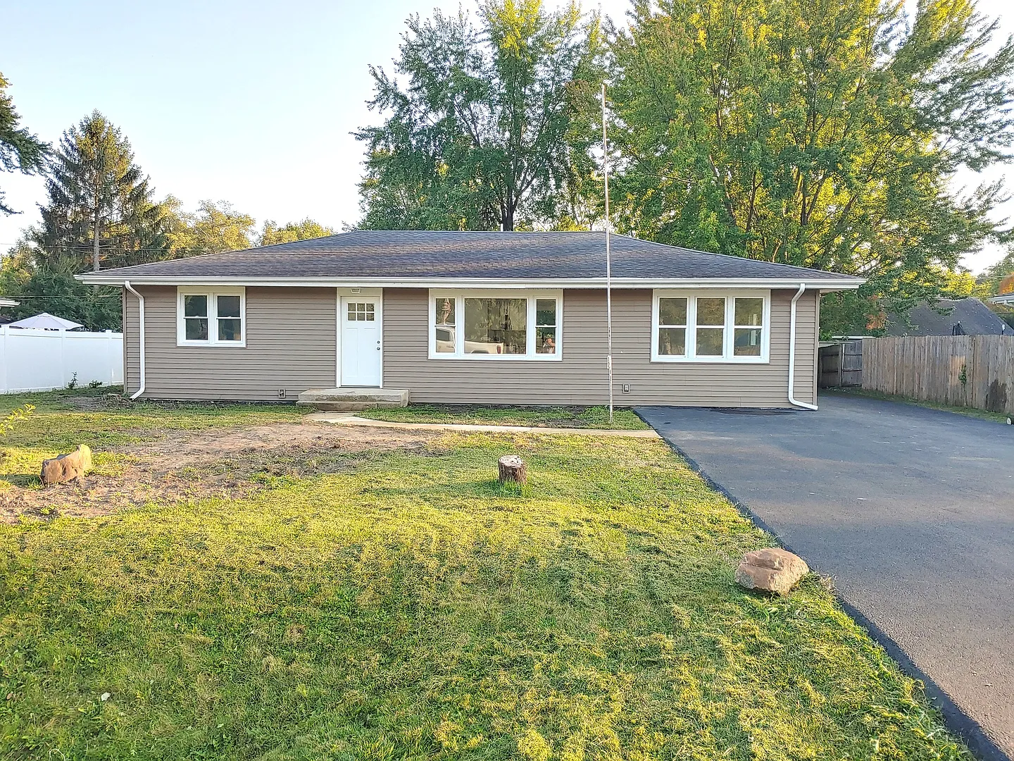 2410 Berry St photo 1