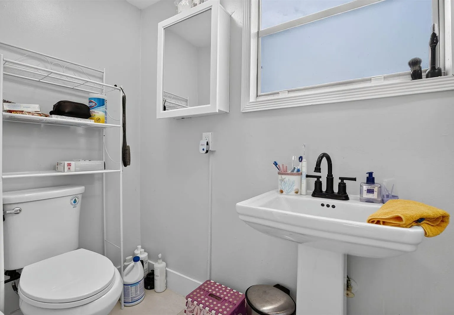 3 bed, 1400 sqft, $4,000 — Photo 2