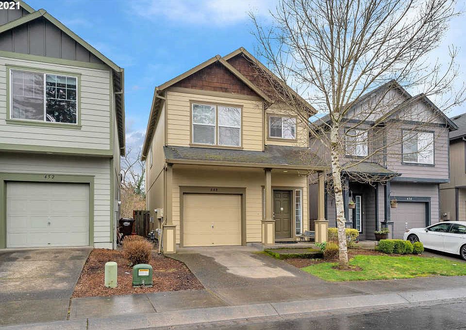1st image of 448 SE Heathcliff Ln