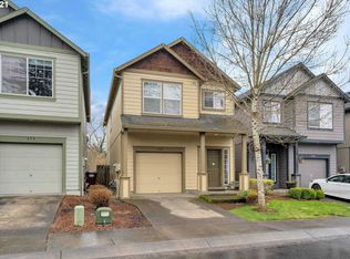 448 SE Heathcliff Ln, Hillsboro, OR 97123