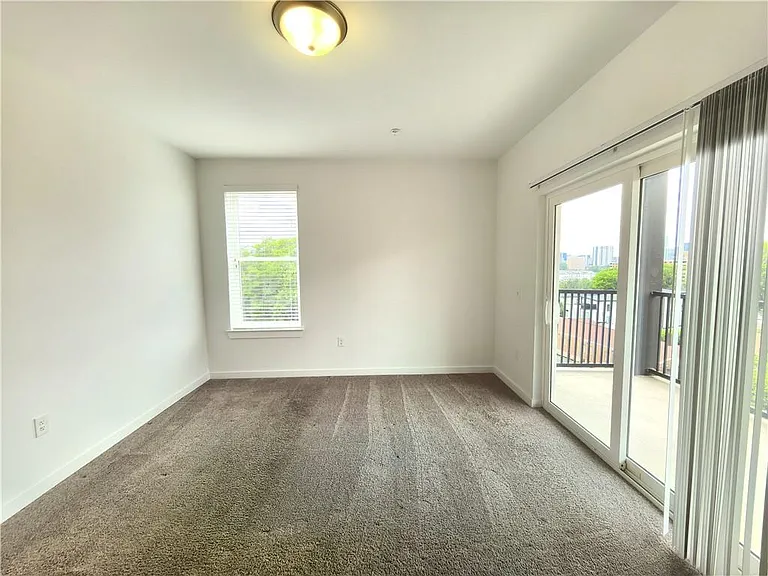 525 Parkway Dr #401 — Photo 12