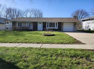 300 Williams Dr, Schaumburg, IL