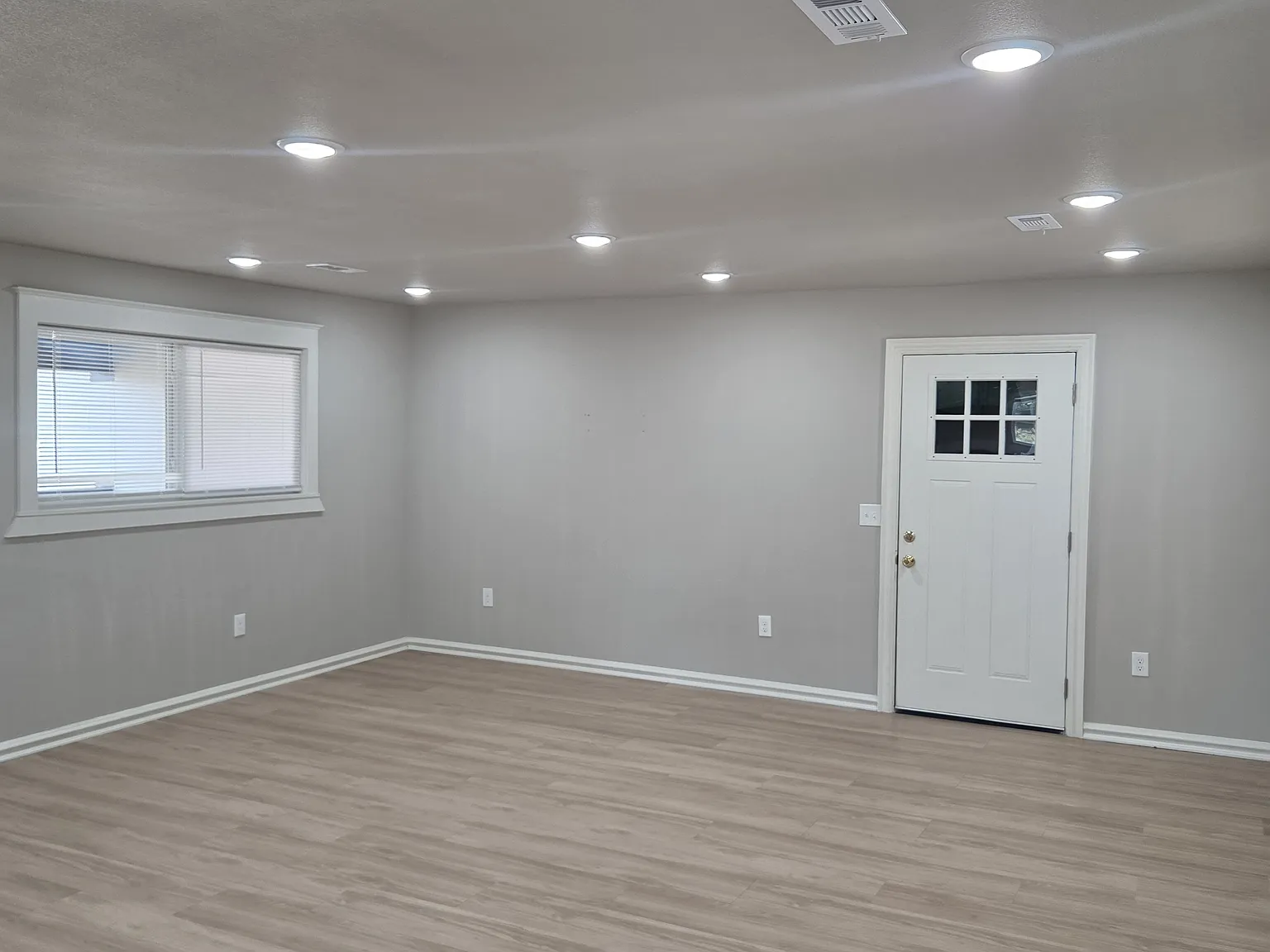 3 bed, 1440 sqft, $1,800 — Photo 2
