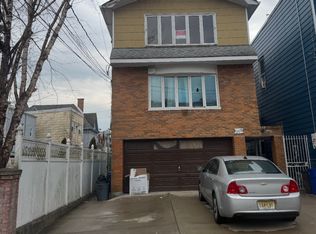 309 22nd St, Union City, NJ 07087